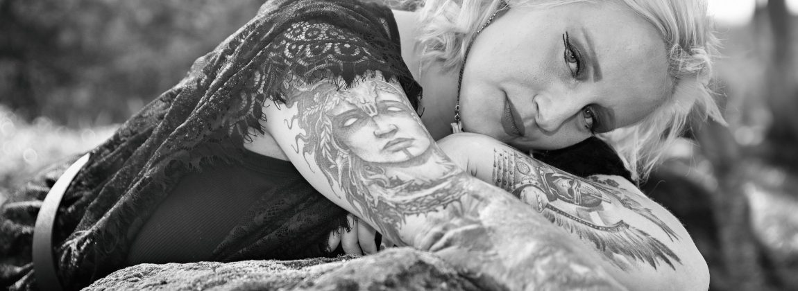 Portraits en Noir & Blanc – Studio ou Extérieur sur l’Ouest Lyonnais